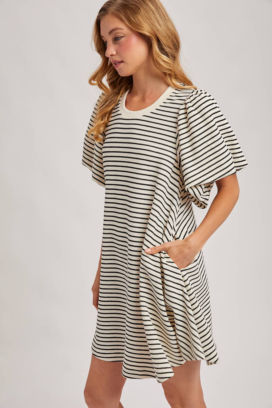PUFF SLEEVES BILLOWY SILHOUETTE STRIPED DRESS